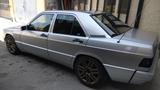 Mercedes-Benz 190E w201 2,3l 5Gang Schalter - Mercedes-Benz 190 mit Benzin-Antrieb: Limousine, 2.5