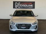 Hyundai i30*Trend*Automatik*Garantie*Navi*Kamera*LRH*SHZ - Hyundai i30 mit Diesel-Antrieb: Limousine, Automatik