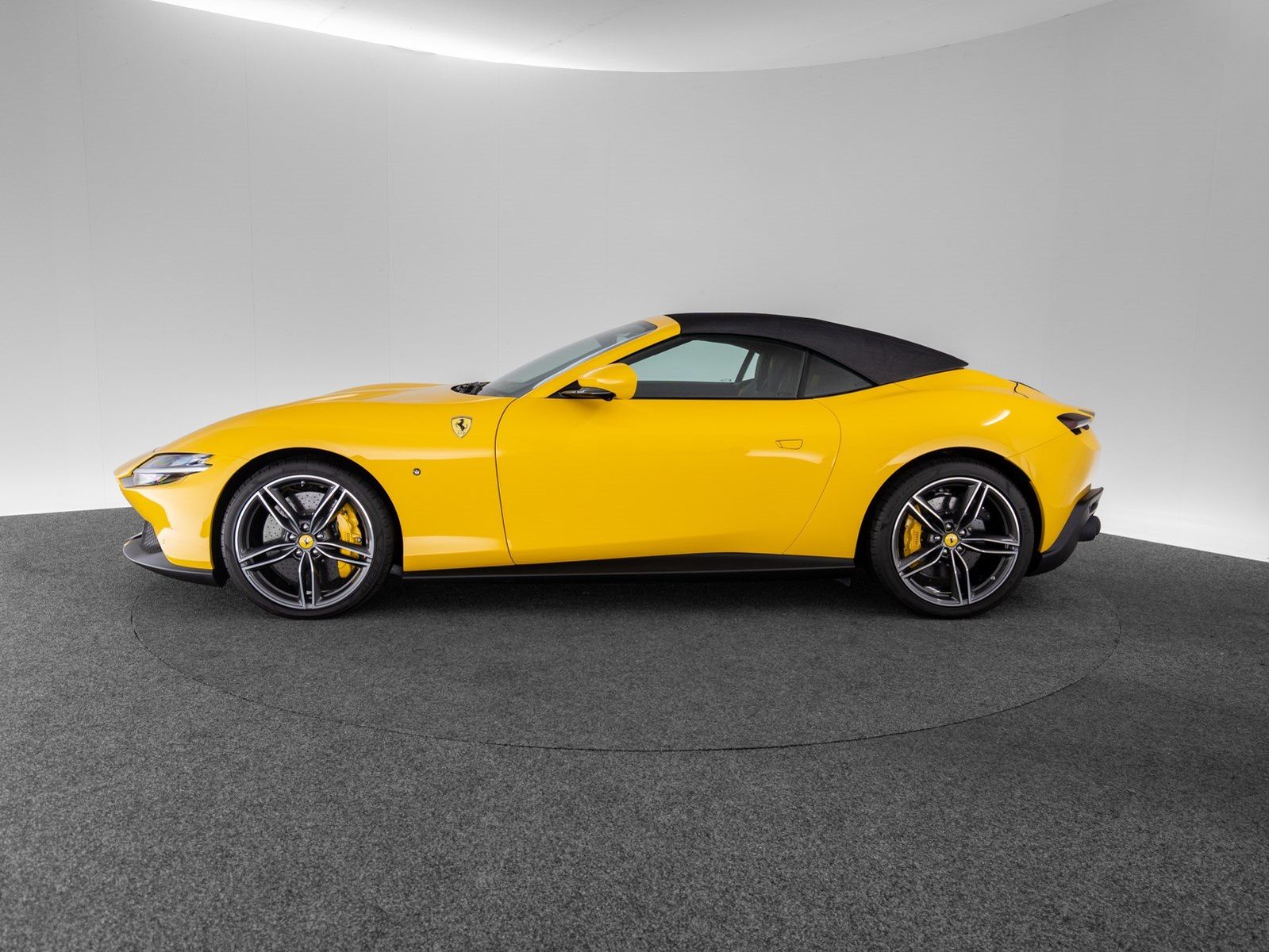 Ferrari Roma Spider FERRARI SINGEN imagem 2