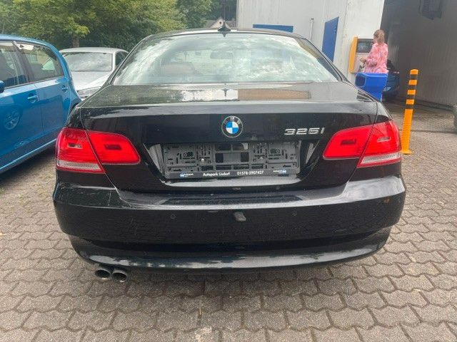 Fahrzeugabbildung BMW 325i Coupe xDrive Xenon Leder Schiebedach MOTOR