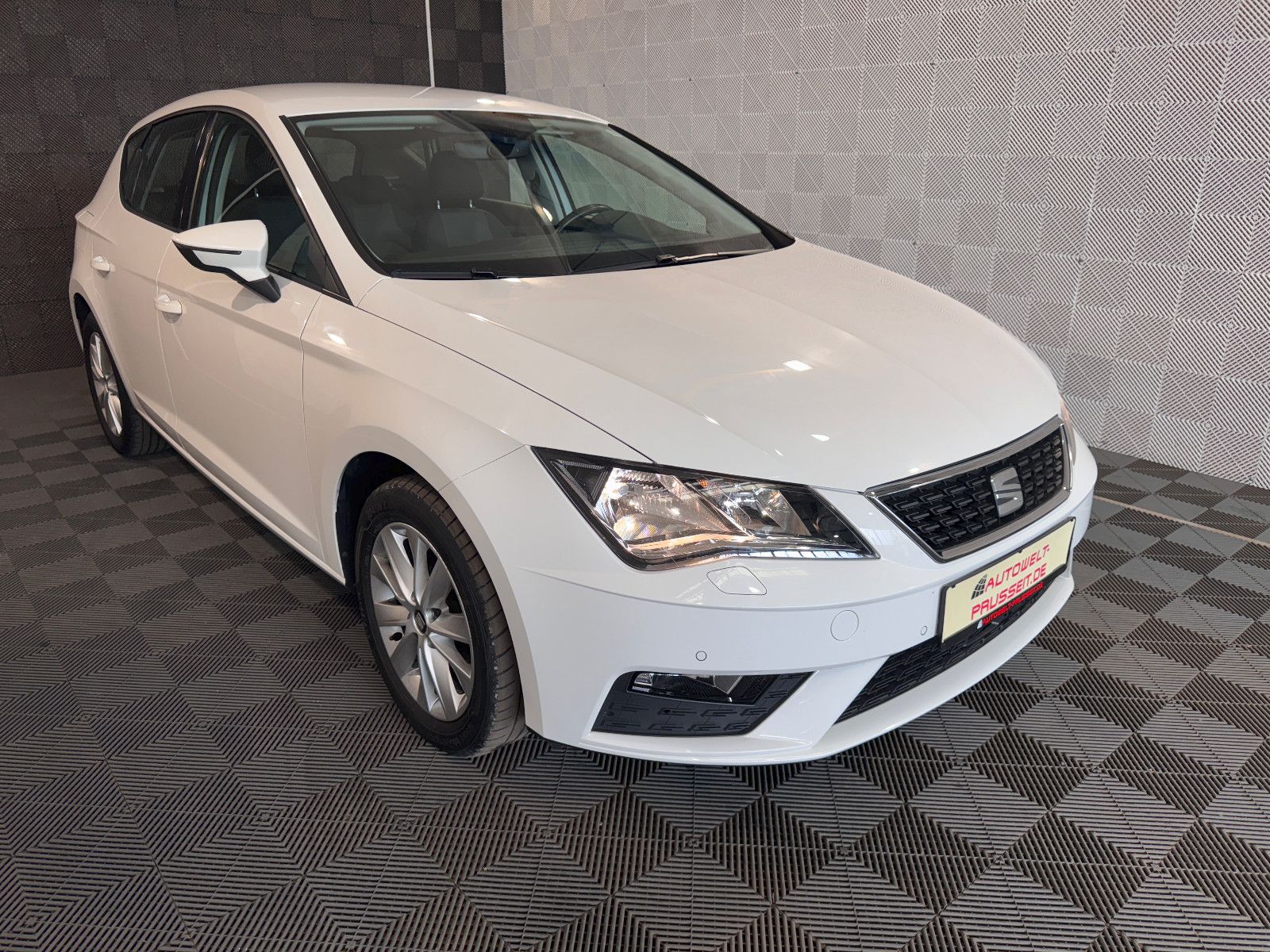 Gebrauchtwagen Seat Leon Leon*STYLE*R.KAM-KLIMA-TEMPO-SHZ-LM-TOUCH-USB in Horb am Neckar