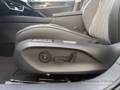 VW Passat Business 2.0 l TDI DSG Bluetooth Navi LED