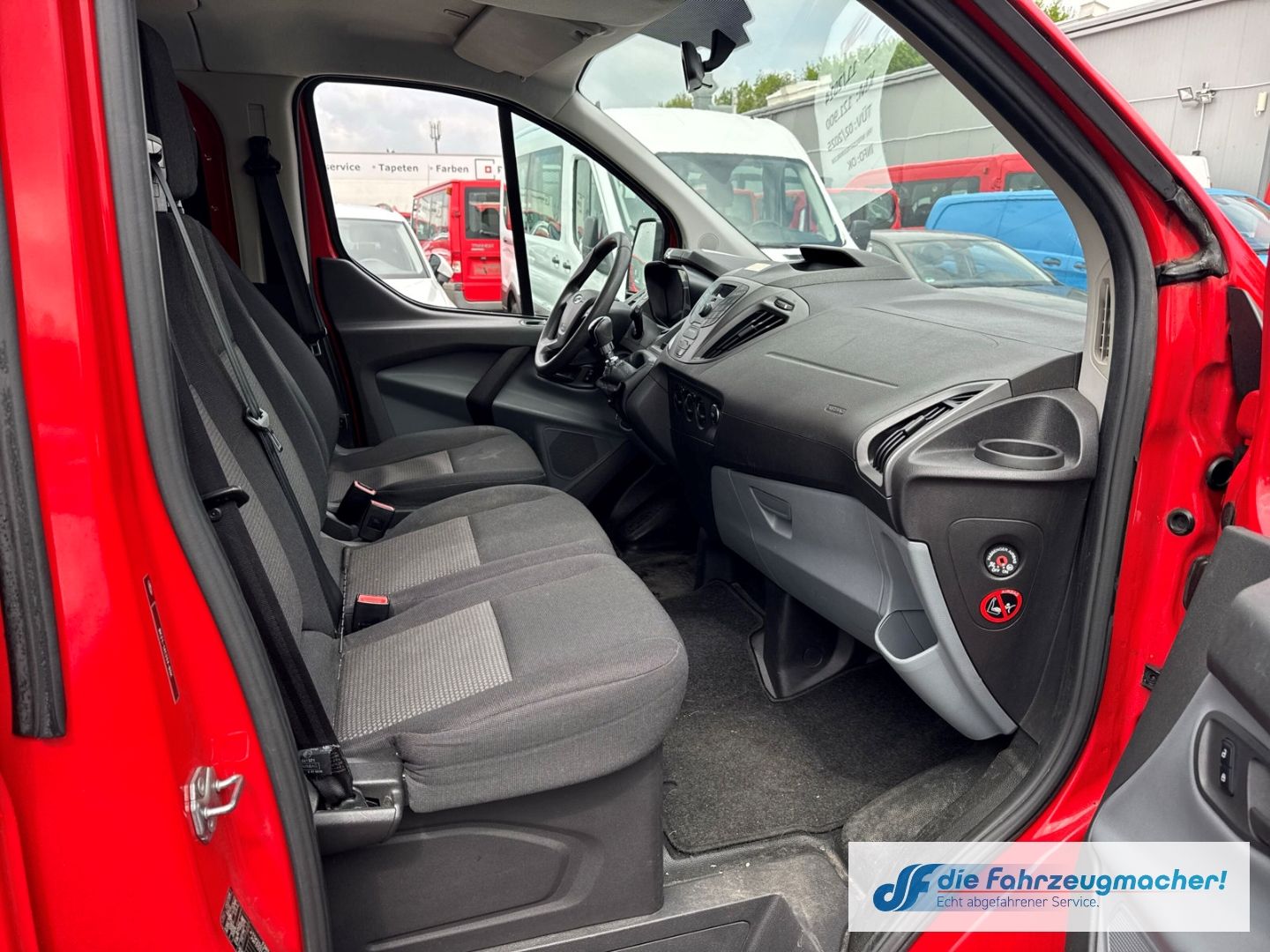 Fahrzeugabbildung Ford Transit Custom Kombi 300 L1 2.2 TDCi *1587