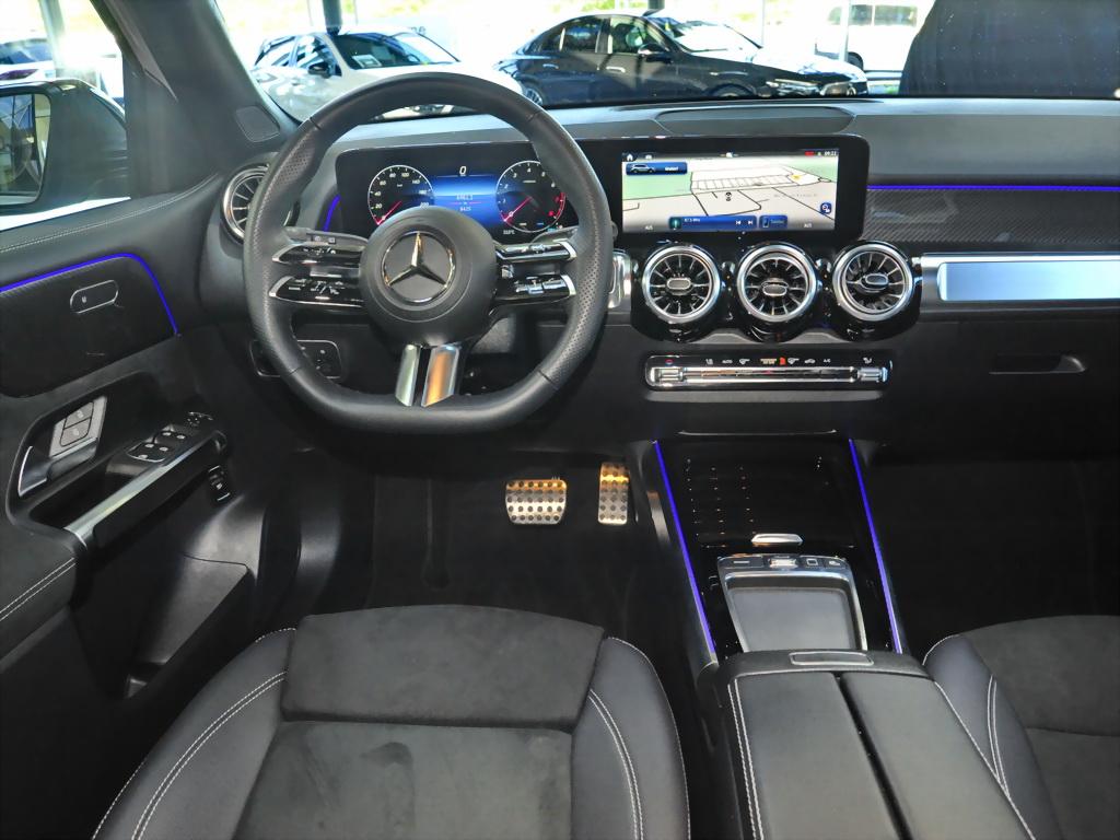 Mercedes-Benz GLB 200 AMG ADVANCED+ PANO MBUX 360° KEYLESS AHK