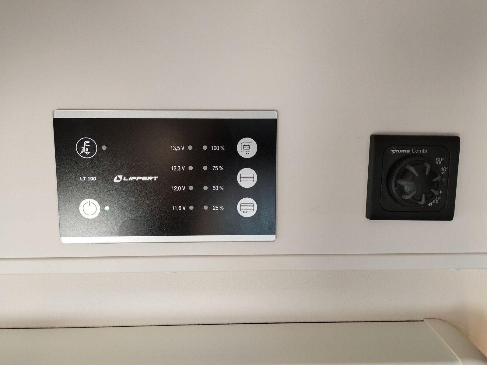 Fahrzeugabbildung Sunlight Adventure T 67 Automatik, Dörr Edition, TV