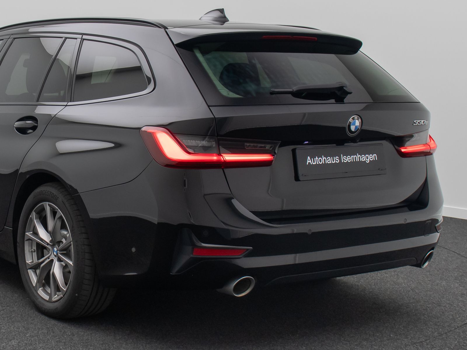 Fahrzeugabbildung BMW 330e Sport Line 360° Memory HUD DAB Laser HiFi