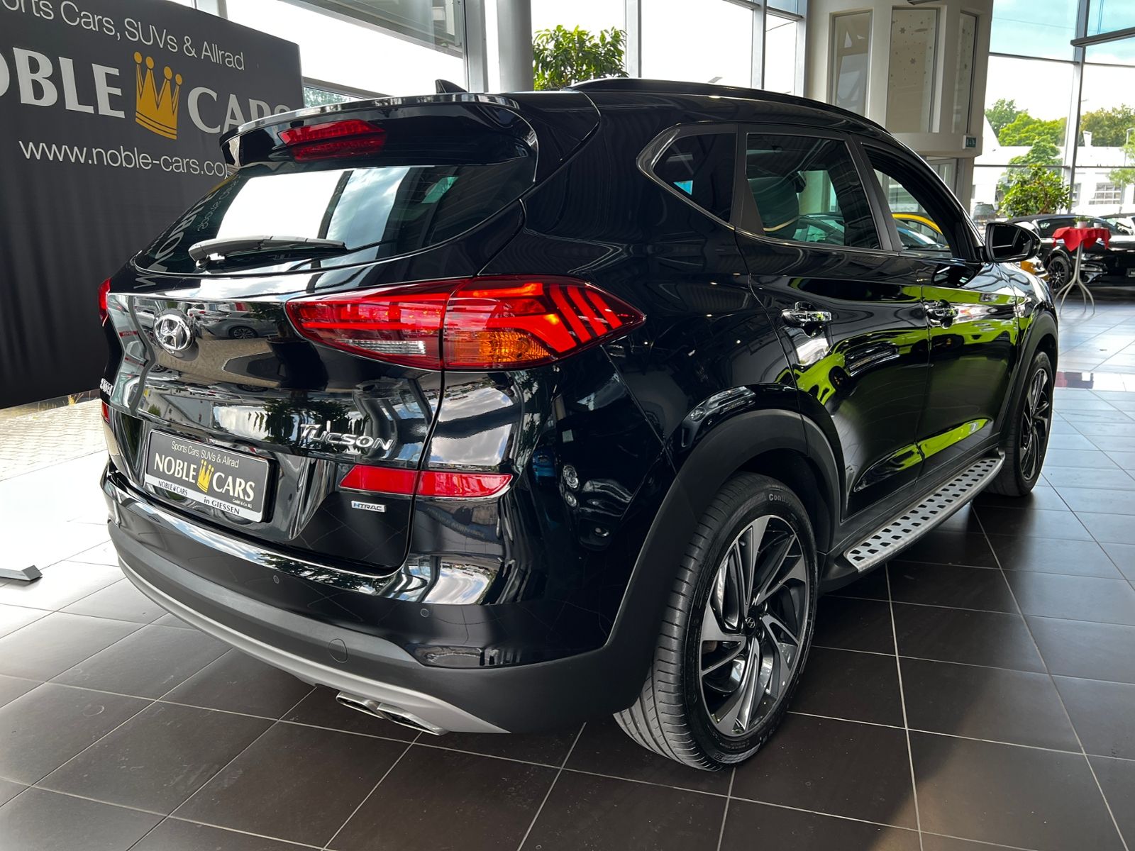 Fahrzeugabbildung Hyundai TUCSON Premium 4WD PANO LED LEDER
