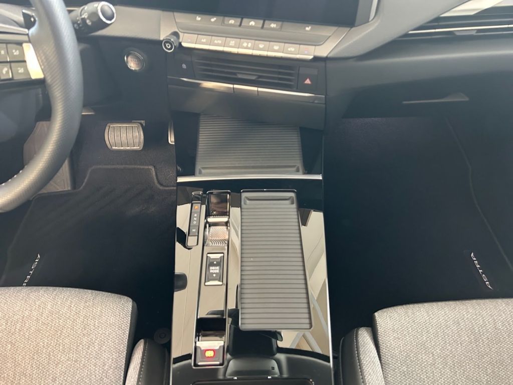 Fahrzeugabbildung Opel Astra 1.5 D Automatik Business Elegance