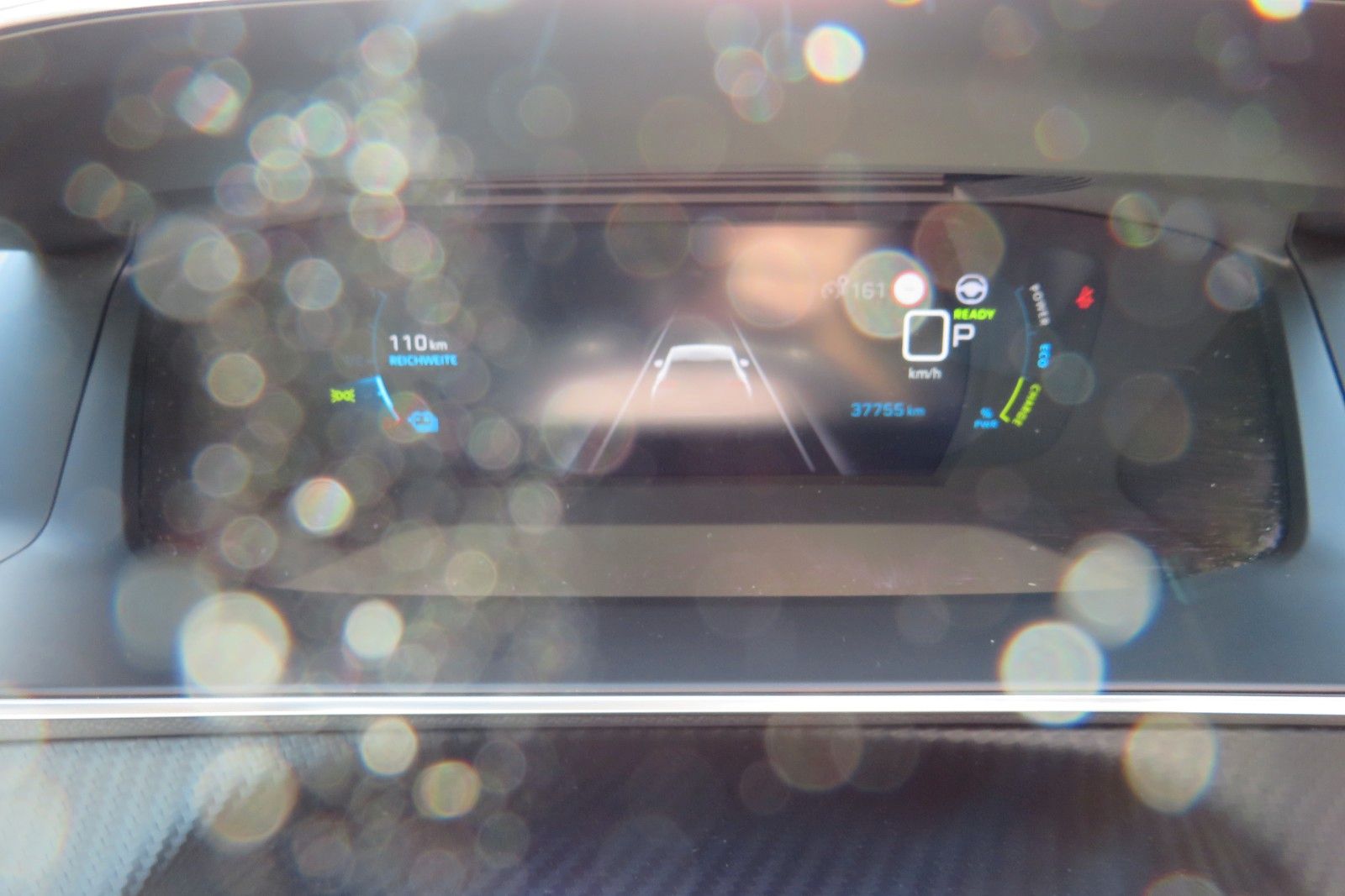 Fahrzeugabbildung Peugeot 2008 e- GT PANO NAVI KAMERA SITZH. PDC 1.HD