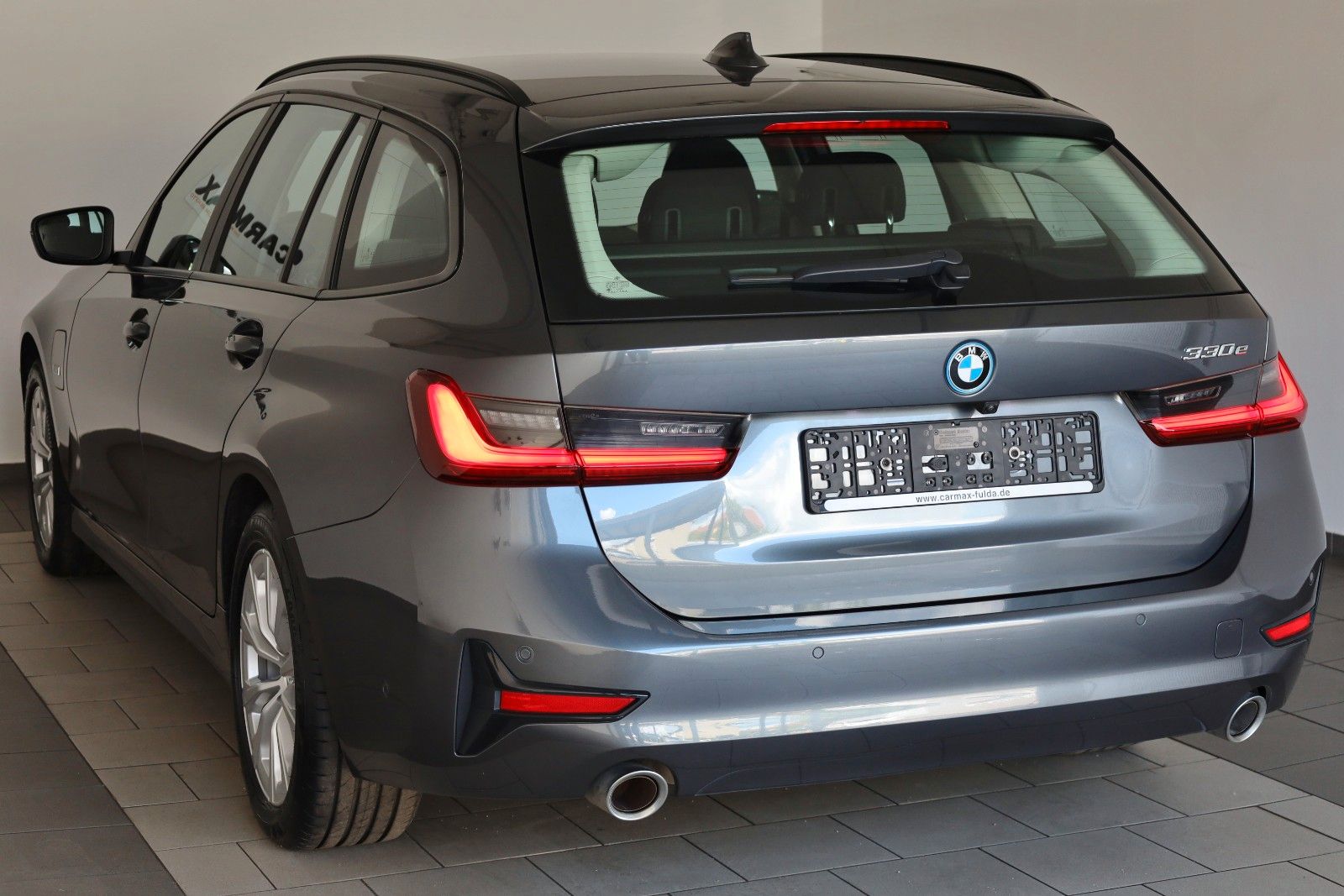 Fahrzeugabbildung BMW 330 e Advantage Touring,Navi,LED,Kamera,Carplay