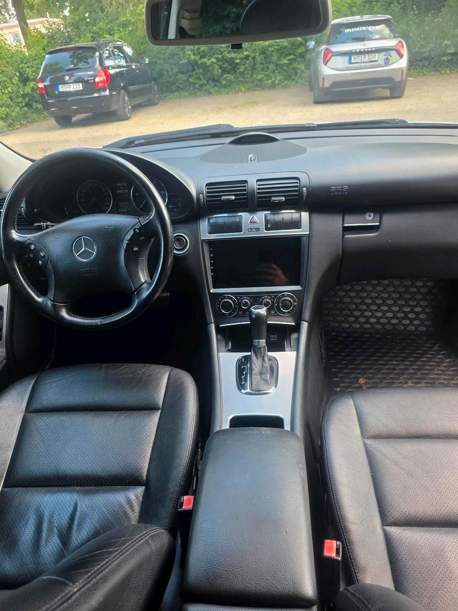 Mercedes-Benz C320 2005 — photo 6
