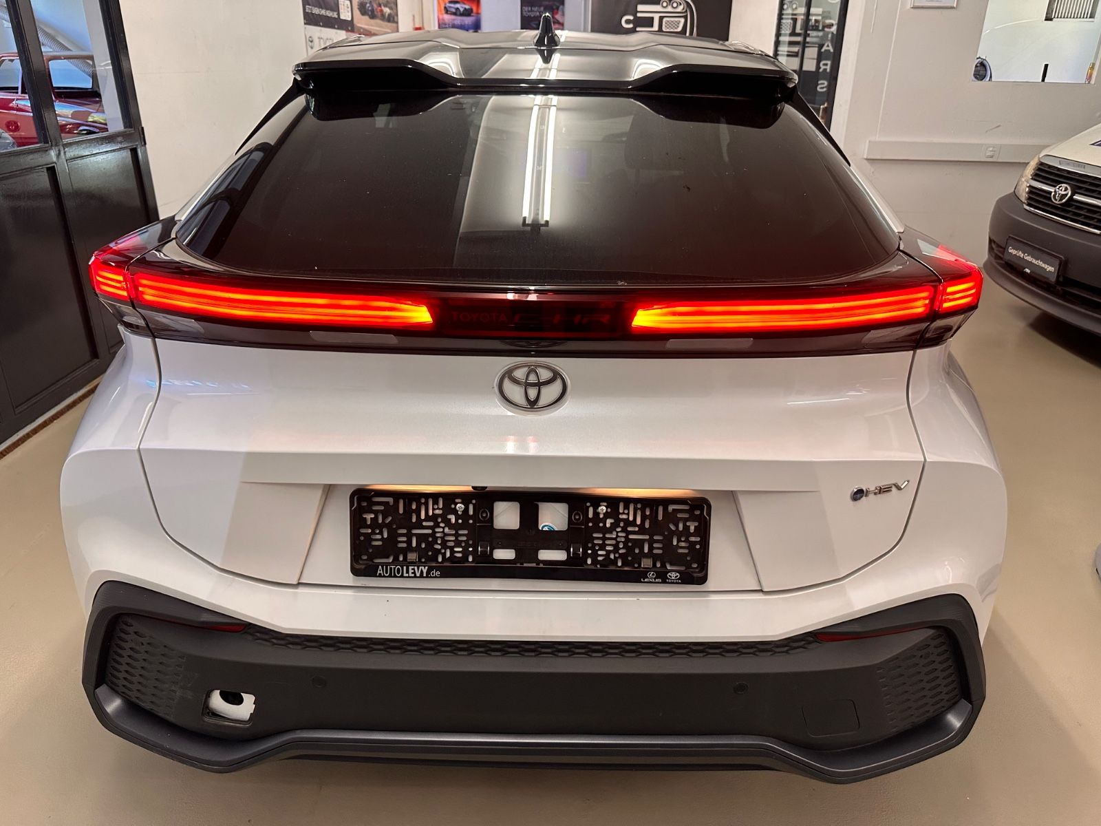 Toyota C-HR Hybrid 2,0 Team Deutschland foto 5