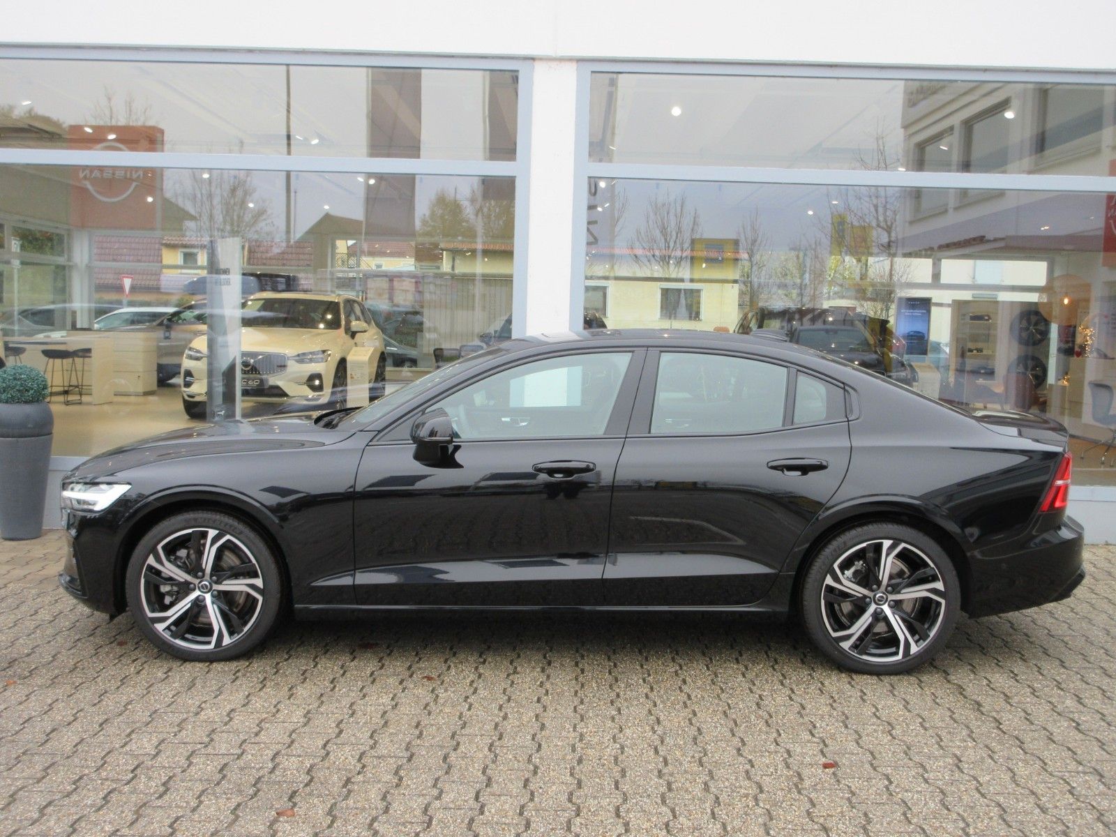 Fahrzeugabbildung Volvo S60 Lim. Ultimate Dark AWD