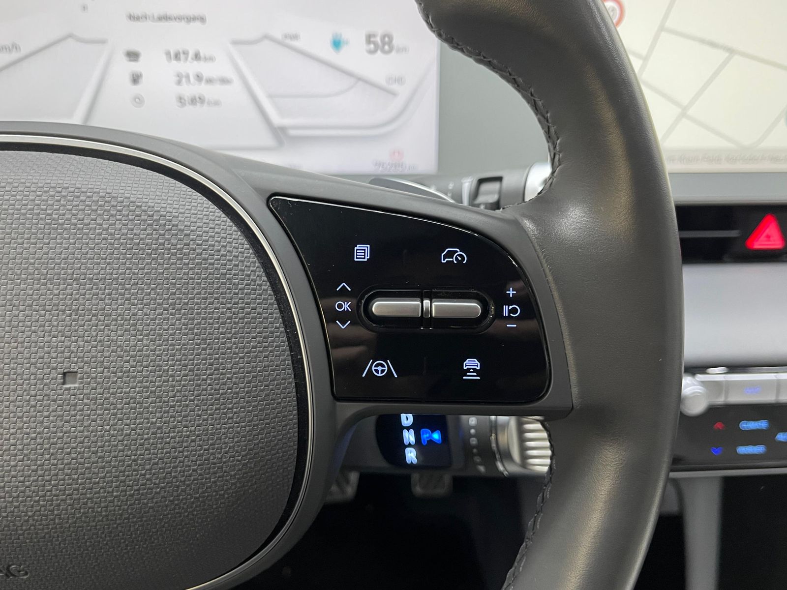 Fahrzeugabbildung Hyundai Ioniq 5 Uniq 4WD NAVI+RELAX+LED+HUD+BOSE+AHK+360