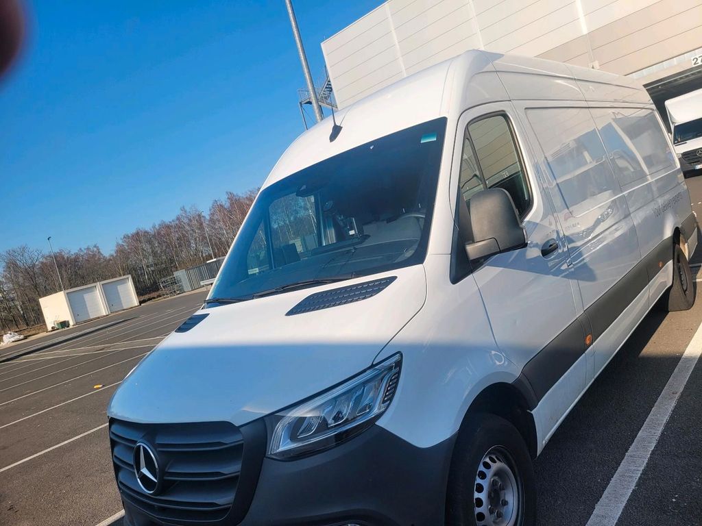 Image of Mercedes-Benz Sprinter