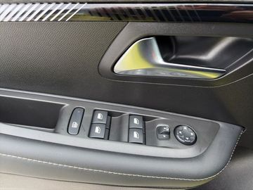 Peugeot 208 Allure Hybrid 100 e-DSC6