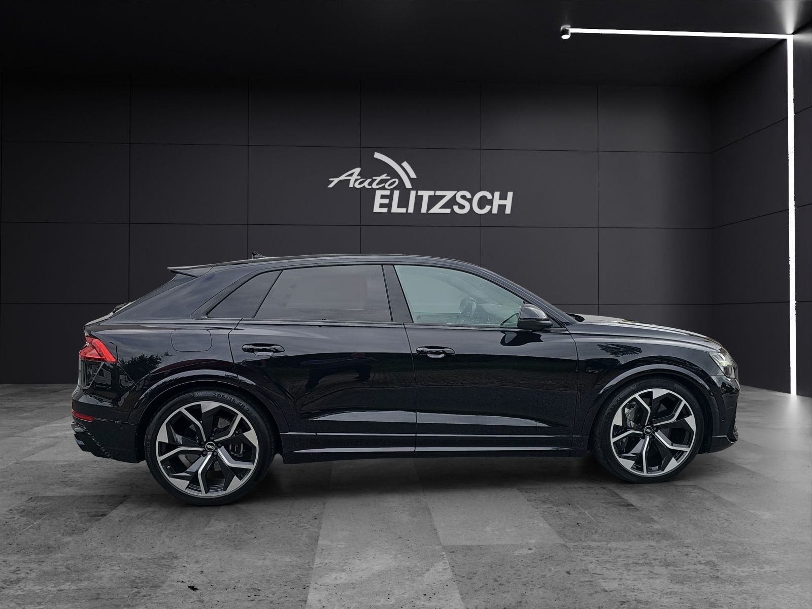 Fahrzeugabbildung Audi RS Q8 SPORT Vmax 280 23"+MATRIX +PANO+KERAMIK