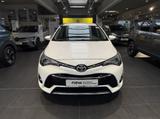 Toyota Avensis Touring Sports - weiße Toyota Avensis
