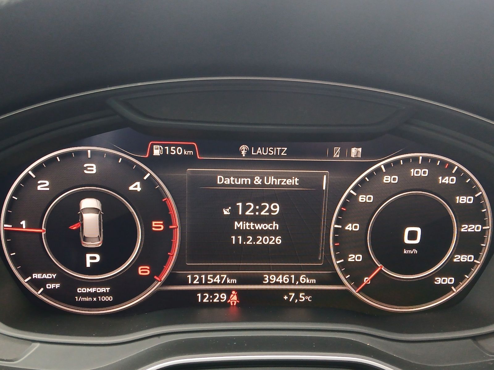 Fahrzeugabbildung Audi A4 Avant 45 TDI sport quattro S-Line Matrix Navi