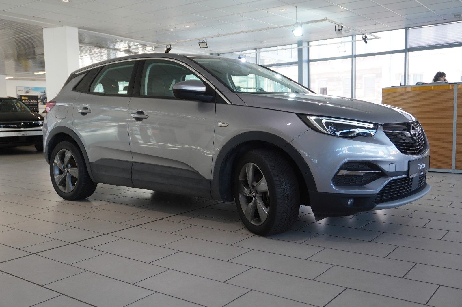 Fahrzeugabbildung Opel Grandland 1.5D ELEGANCE NAVI/LED/KAMERA/SPORT/SH