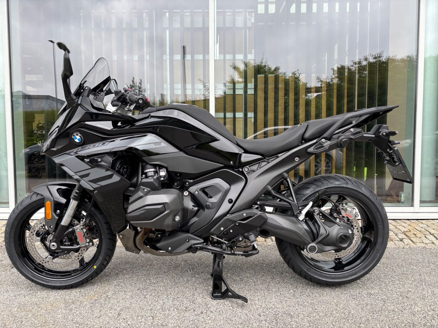 Fahrzeugabbildung BMW R 1300 RS Triple Black 4 Pakete