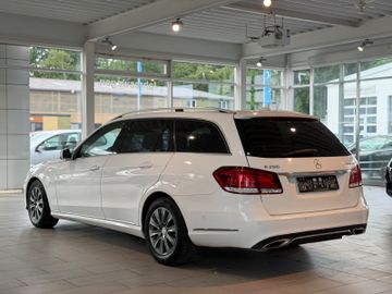Mercedes E 200 - 4