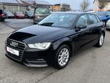 Audi A3 Sportback 1.4 attraction_KlimAut_Sitzhz_AHK_ - Audi A3 aus 2013: Limousine