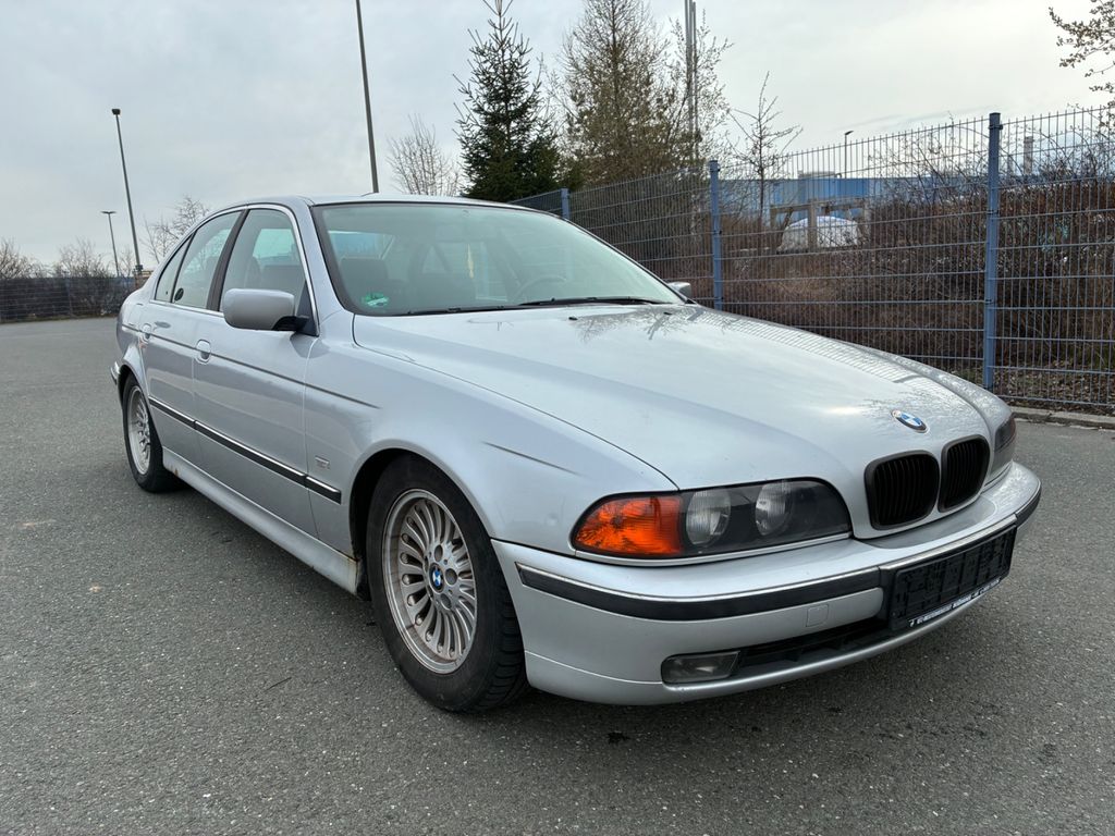BMW 525