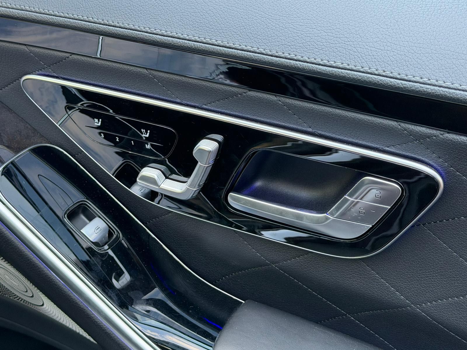 Fahrzeugabbildung Mercedes-Benz S500 4Matic Lang*AMG*LUFT*360*Night-P*