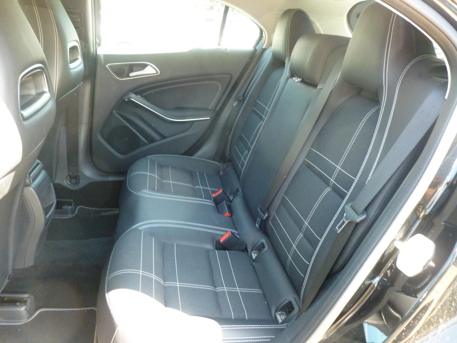 Mercedes-Benz A 250 Urban LED/H-K/Navi/Business/RFK