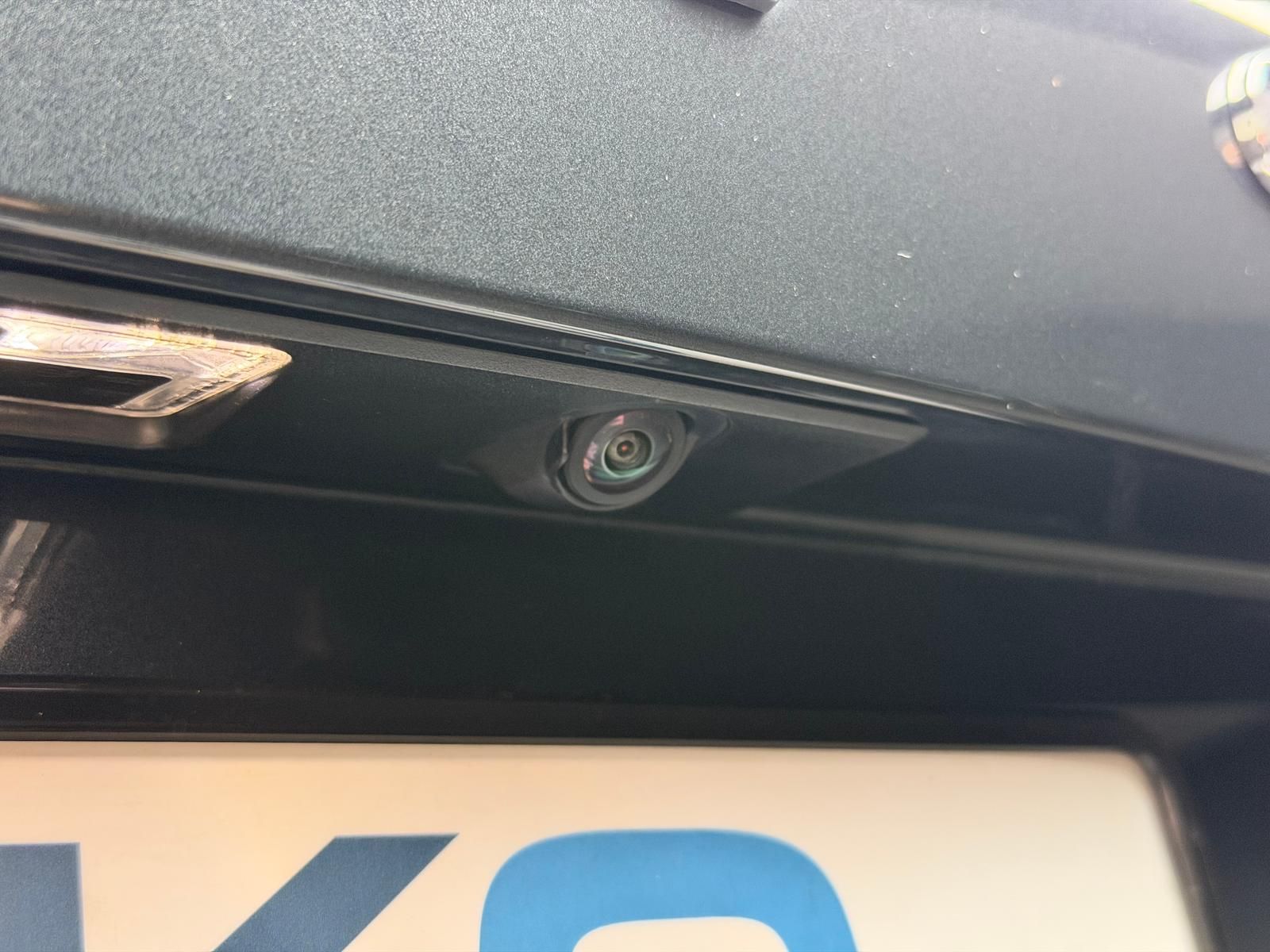 Fahrzeugabbildung Volvo XC90 B5PLUS 7-SITZE/AWD/PANO/H&K/ACC/360°/AHK/CA