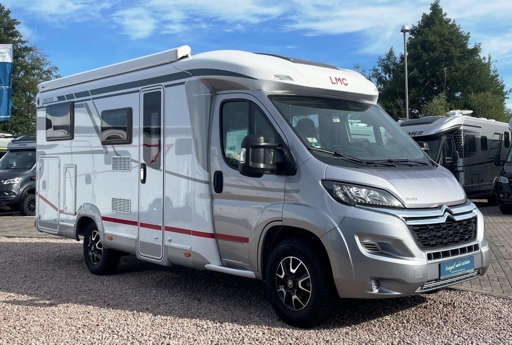 Fahrzeug Übersicht 3 Fahrzeugabbildung LMC Cruiser V 646 G Verfüg./AHK/SAT/NAVI