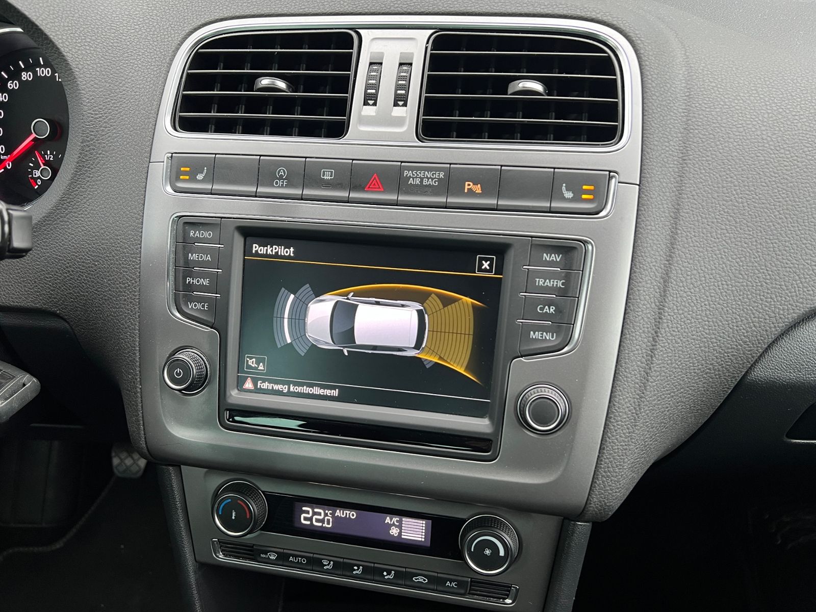 Fahrzeugabbildung Volkswagen Polo Lounge 1.0 *Sitzheizung, Climatronic, Navi*