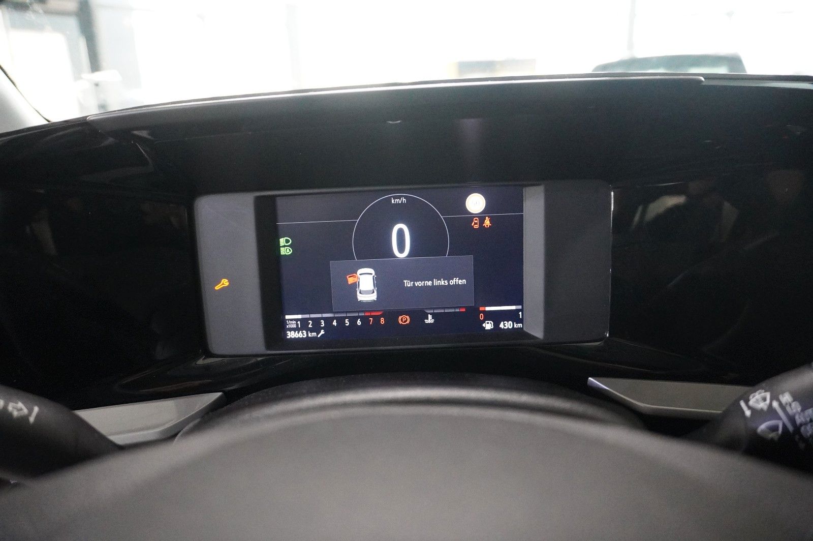 Fahrzeugabbildung Opel Mokka 1.2T ELEGANCE NAVI/LED/KAMERA/SH/SPORT/DAB