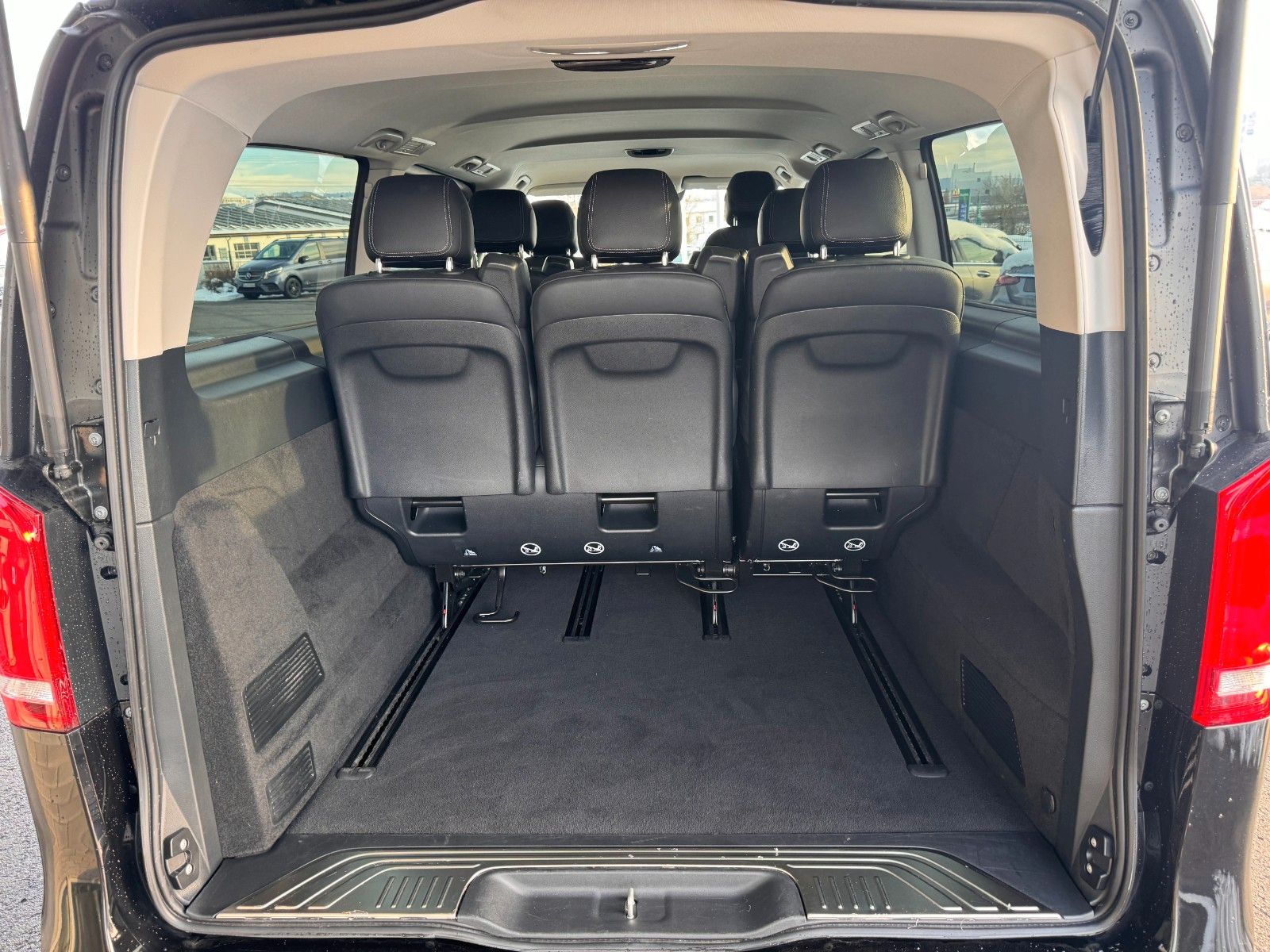 Fahrzeugabbildung Mercedes-Benz V 300 d 4MATIC AVA ED Extral Stdheiz 360Kam AHK