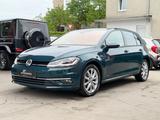Volkswagen Golf VII Lim. Highline - Volkswagen Golf: Grün