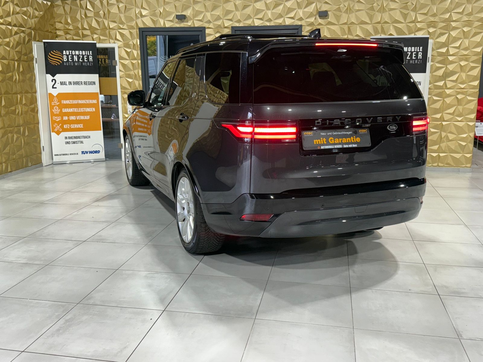 Fahrzeugabbildung Land Rover 5 R-Dynamic HSE D300/7-SITZER/PANO/3D-KAM/VOLL