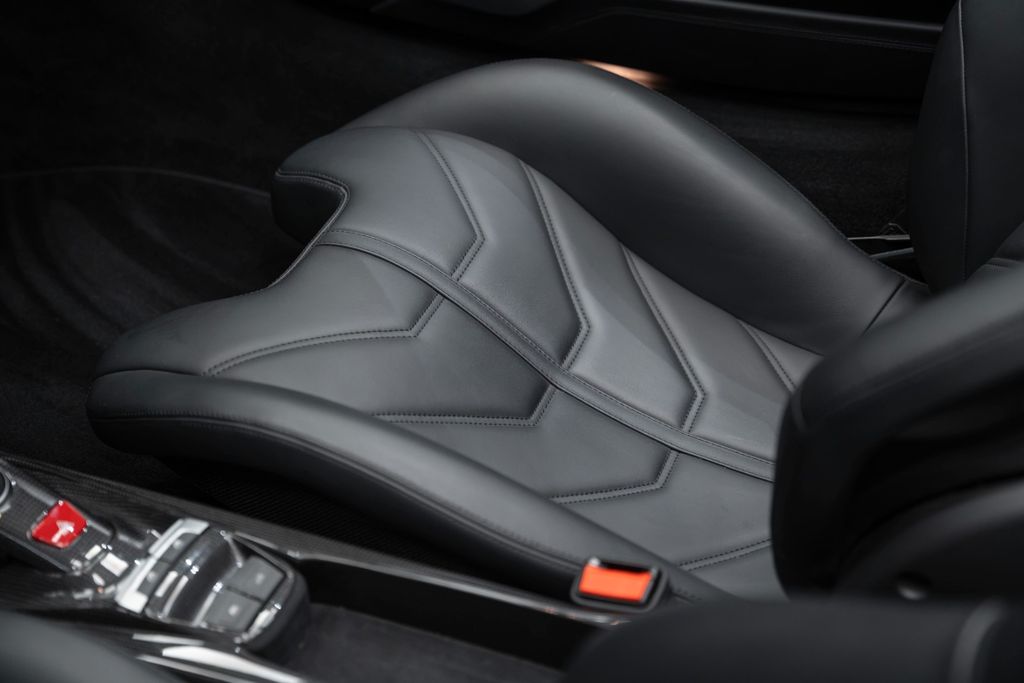 488 Spider BLACK BLACK FULL CARBON - Bild 23