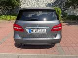 Mercedes-Benz B 220 4matic - graue Mercedes-Benz B 220