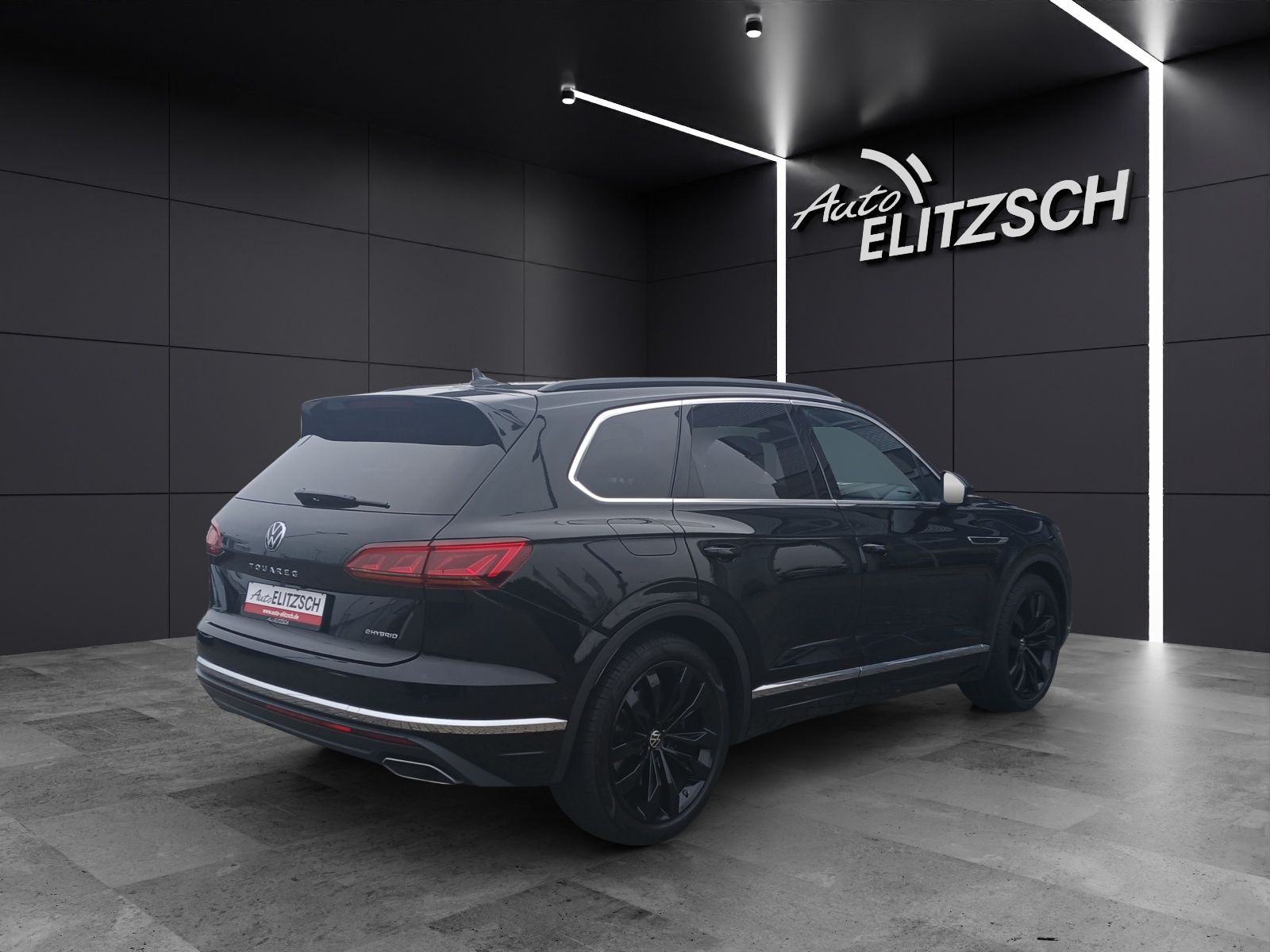 Fahrzeugabbildung Volkswagen Touareg eHybrid Elegance 4M Matrix AHK HUD Pano