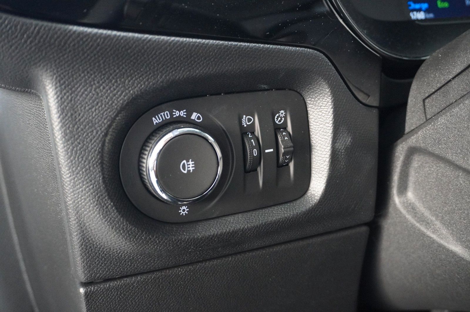 Fahrzeugabbildung Opel Corsa-e F EDITION 7KW NAVI/VIRT/SHZ/DAB/WÄRMEP.