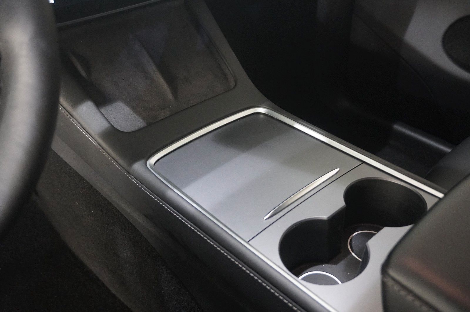 Fahrzeugabbildung Tesla Model Y PERFORMANCE DUAL-MOTOR NAVI/LED/DAB/AHK