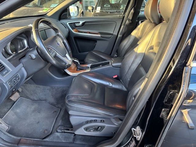 Fahrzeugabbildung Volvo XC60 D4 Geartronic Summum AHK RFK NAVI LEDER