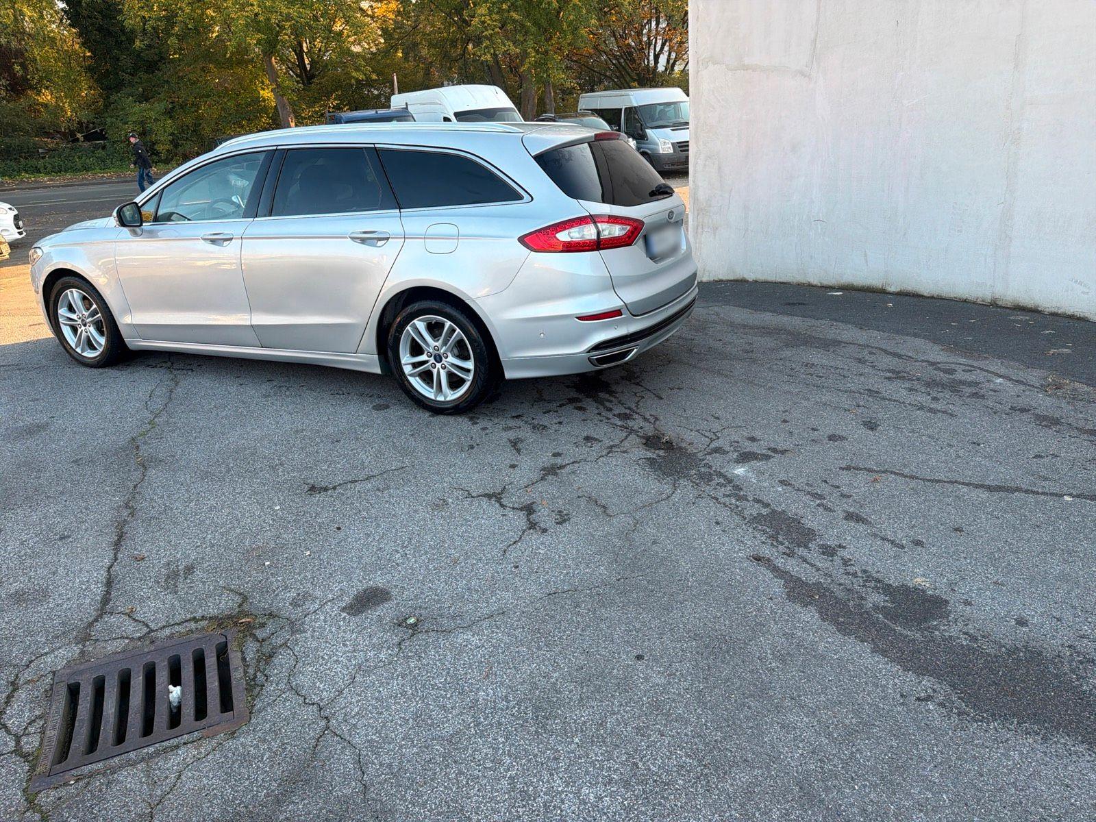 Ford Mondeo 2015 — салон