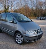 Volkswagen Ich verkaufe mein VW sharan 1,8  Preis VB - gebrauchte VW Sharan aus dem Jahr 2005