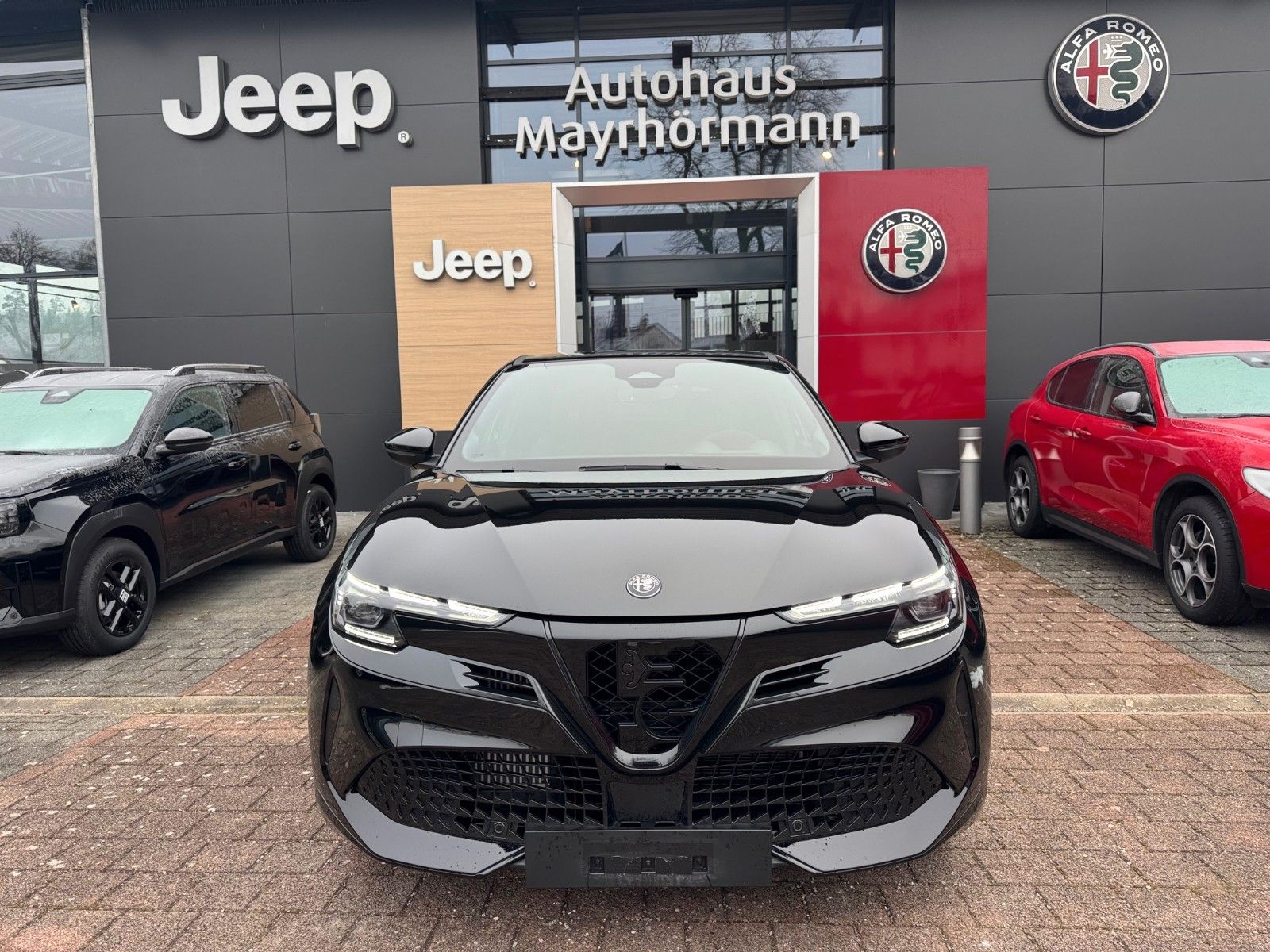 Fahrzeugabbildung Alfa Romeo Junior Ibrida 1.2 Intensa Automatik Navi Kamera