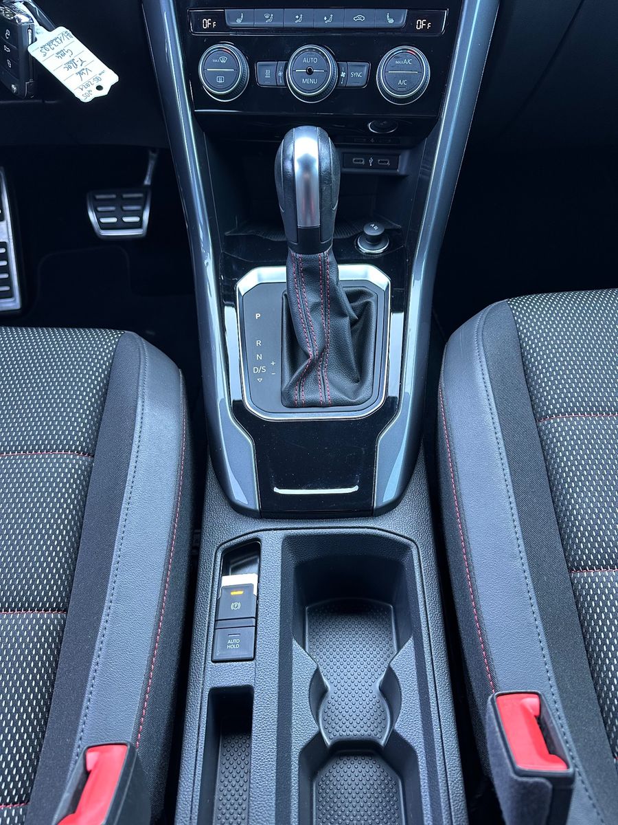 Fahrzeugabbildung Volkswagen T-Roc 2.0 TDI DSG Sport NAV+STHZG+KAM+SHZ+PDC
