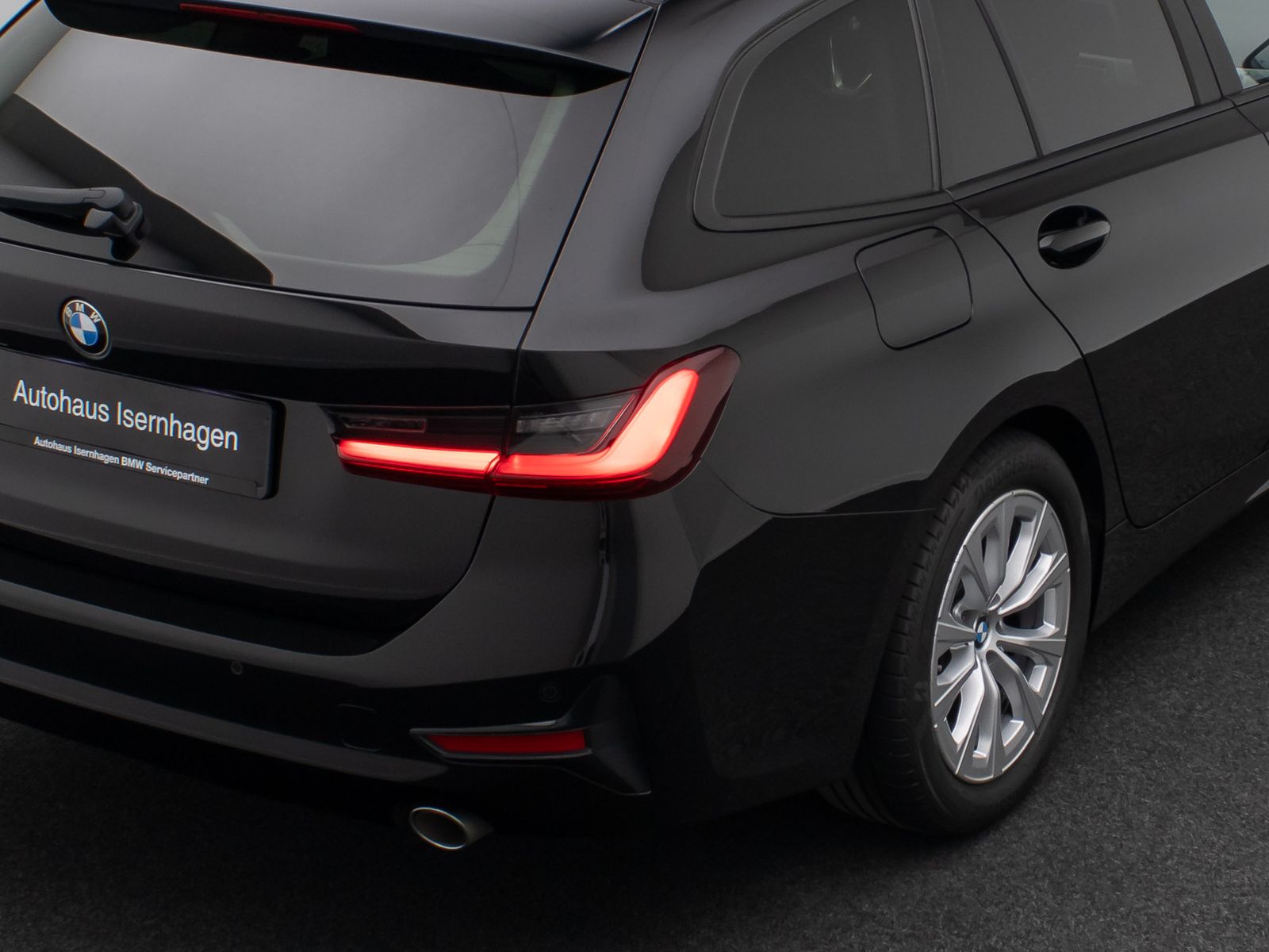 Fahrzeugabbildung BMW 318d DAB CockPitPro Fernlichtassist PDC Sport
