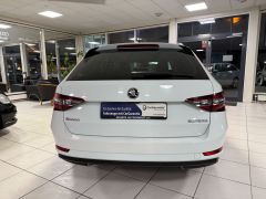 SKODA Superb Combi 2.0 TDI Style/ACC/PANO/AHK/CAM/8-FA