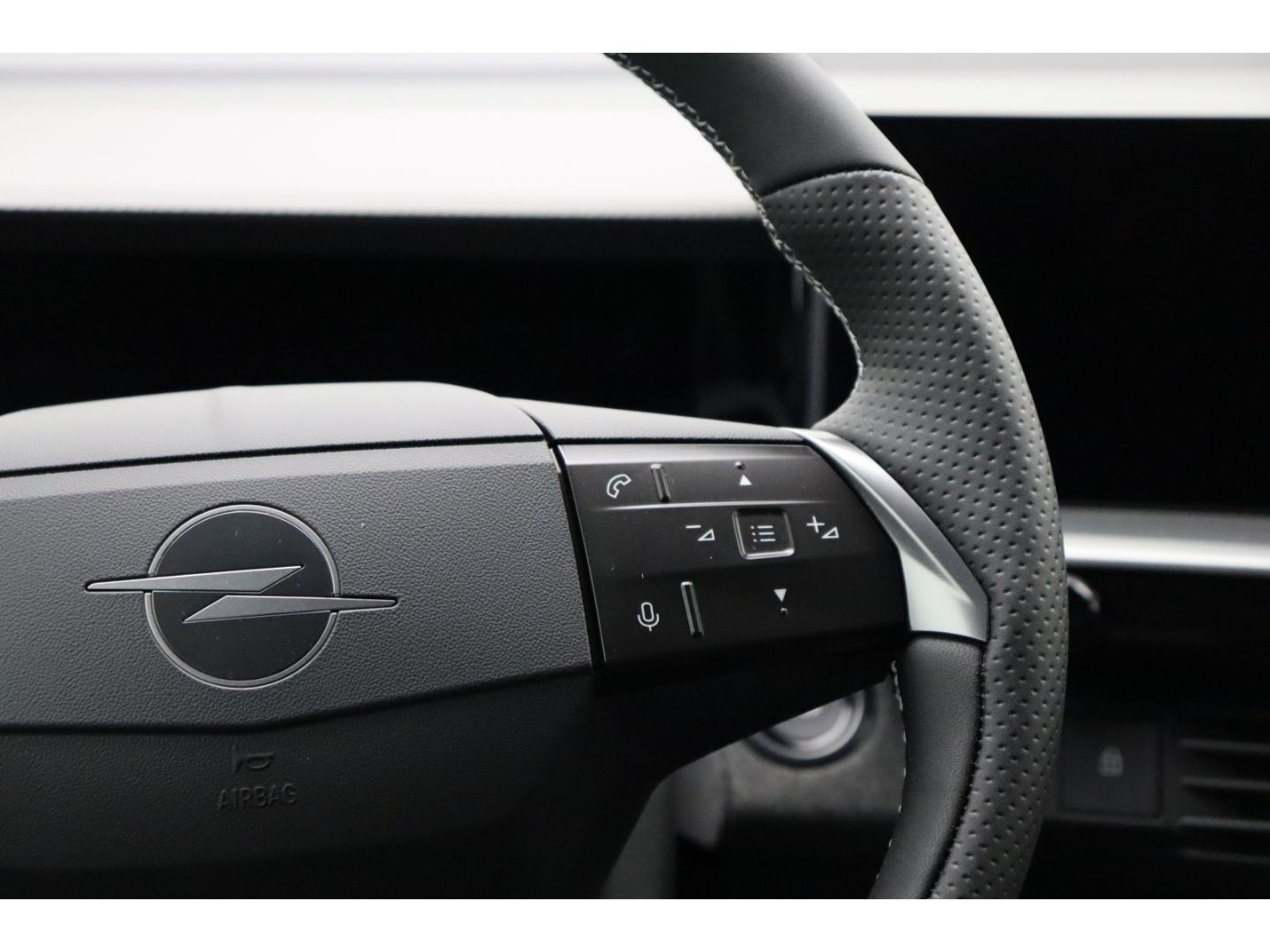 Fahrzeugabbildung Opel Grandland Ultimate AD AHK-abnehmbar El. Panodach